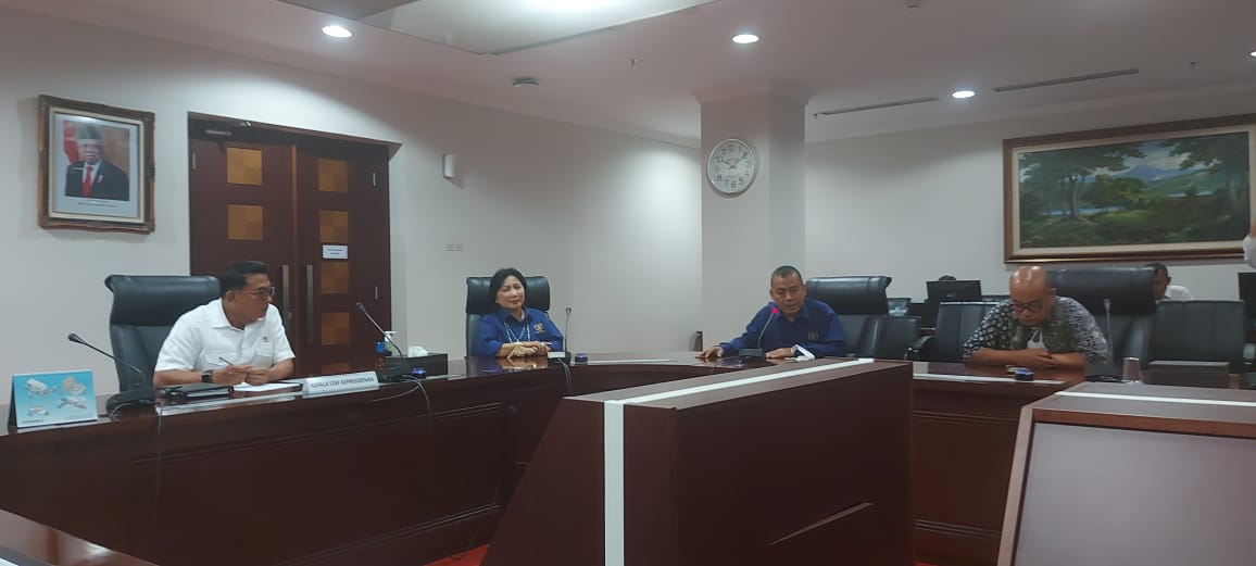 Kepala Staf Kepresidenan Dr. Moeldoko didampingi Tenaga Ahli Utama KSP Agung Rulianto menerima audensi pengurus PWI DKI Jakarta, di gedung Bina Graha Jakarta, Senin (13/2).